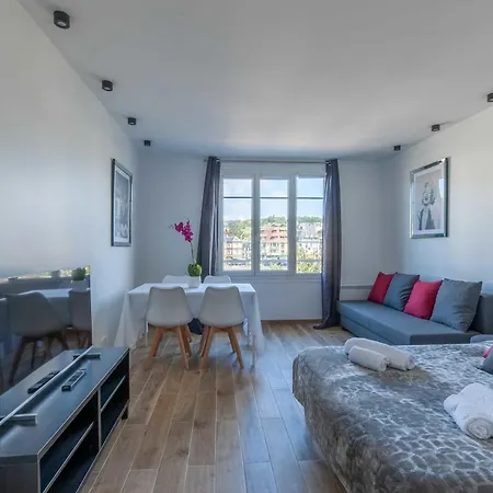 Large For 4 People Near Port Daire *