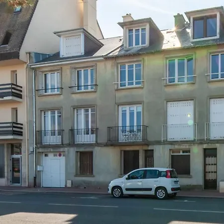 Large For 4 People Near Port * Deauville