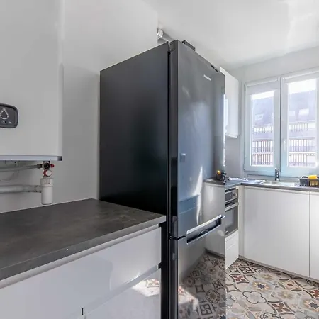 Large For 4 People Near Port